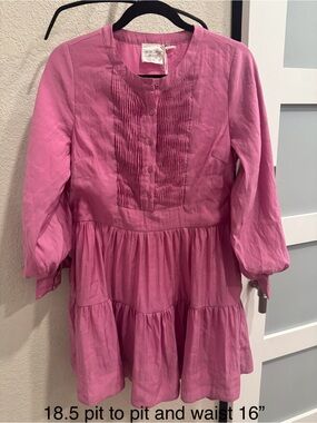 Hyacinth House Pink Pleated-Front, Tiered Dress **size Medium NWT Tuckernuck